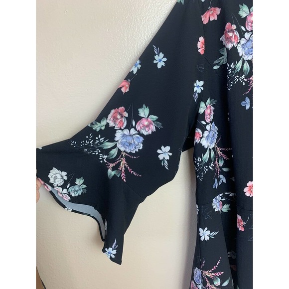 NEW City Chic Black Floral Printed Wrap Blouse Ruffle Sleeve Vneck Boho Size 18 - Picture 8 of 12